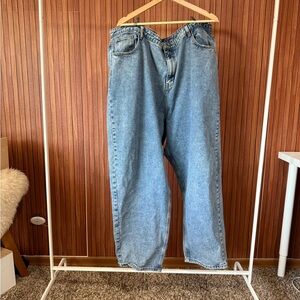 PrettyLittleThing Light Blue Denim Jeans